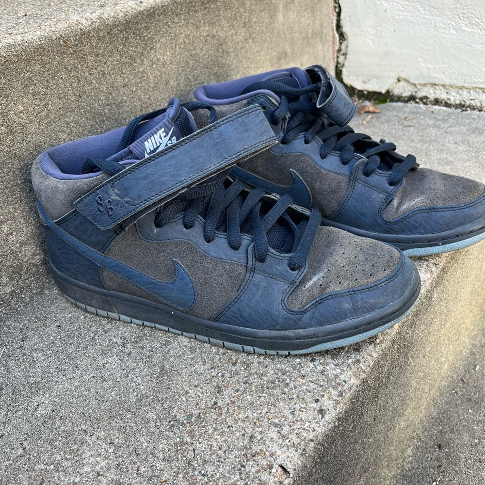 Nike SB Dunk Mid